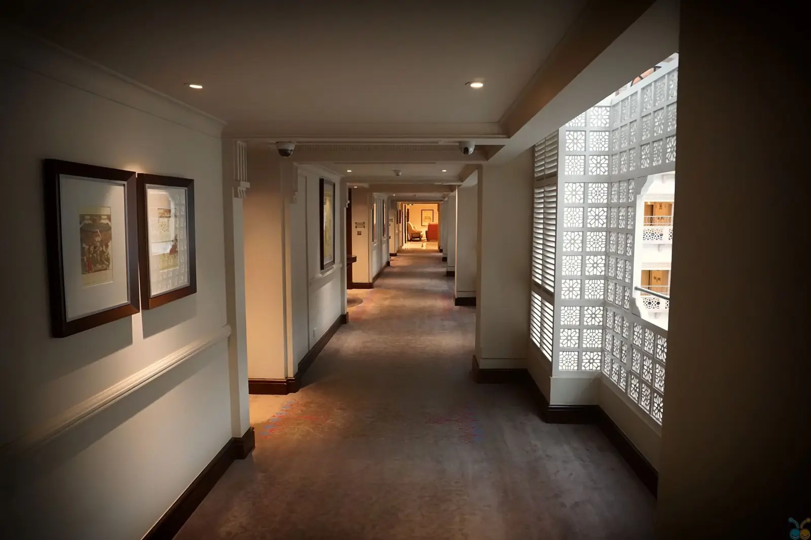 norvessagrandstay.com interior corridor
